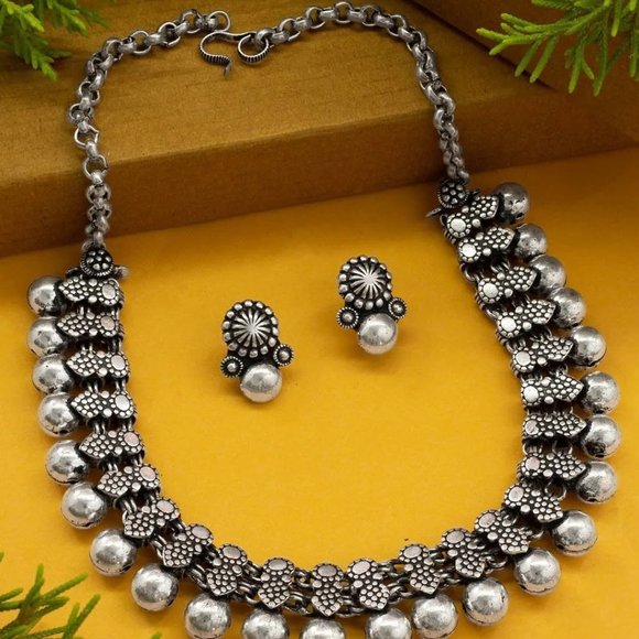 Oxidized Silver Style Choker Necklace Set - Picture 4 of 5